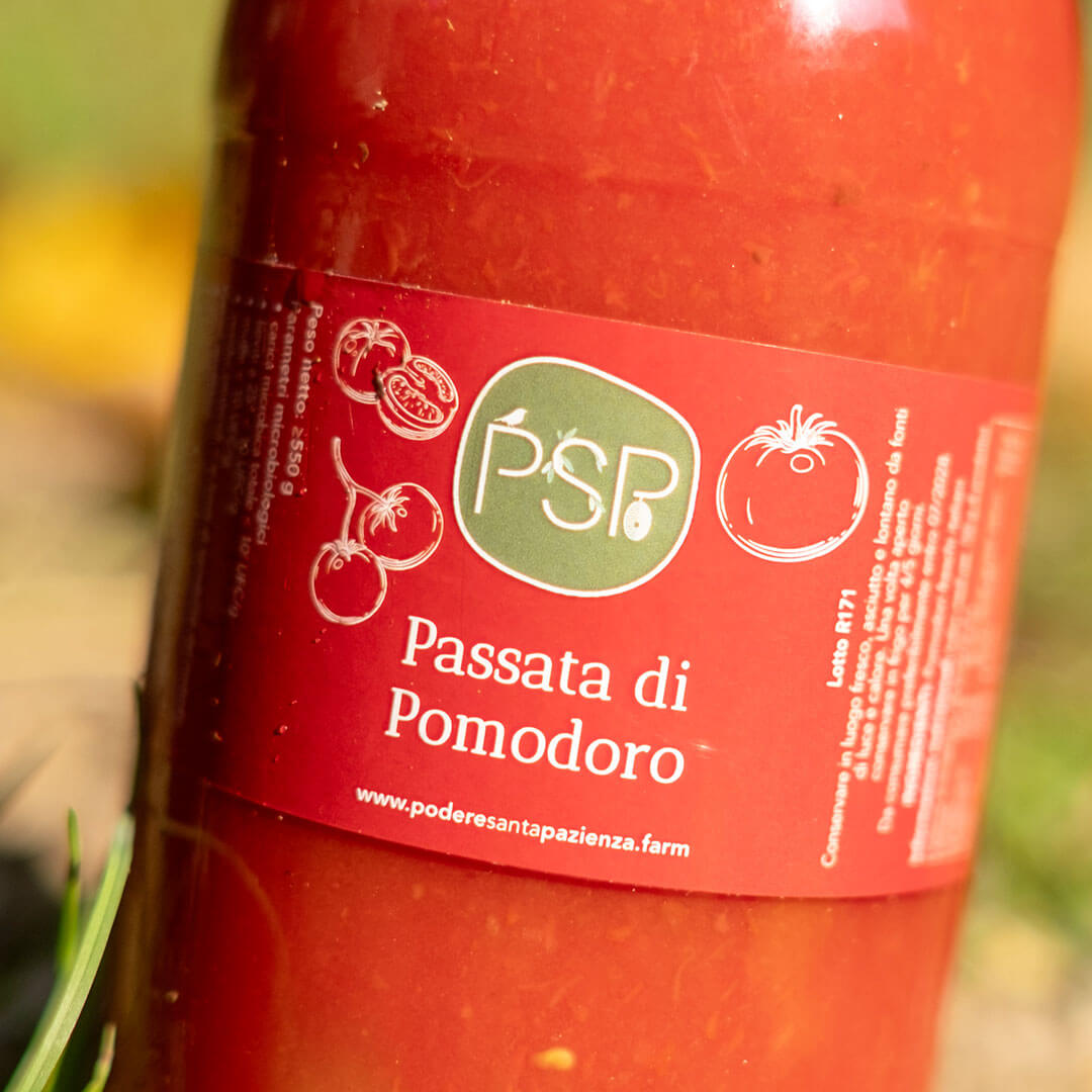 Passata-di-pomodoro-Podere-Santa-Pazienza-1