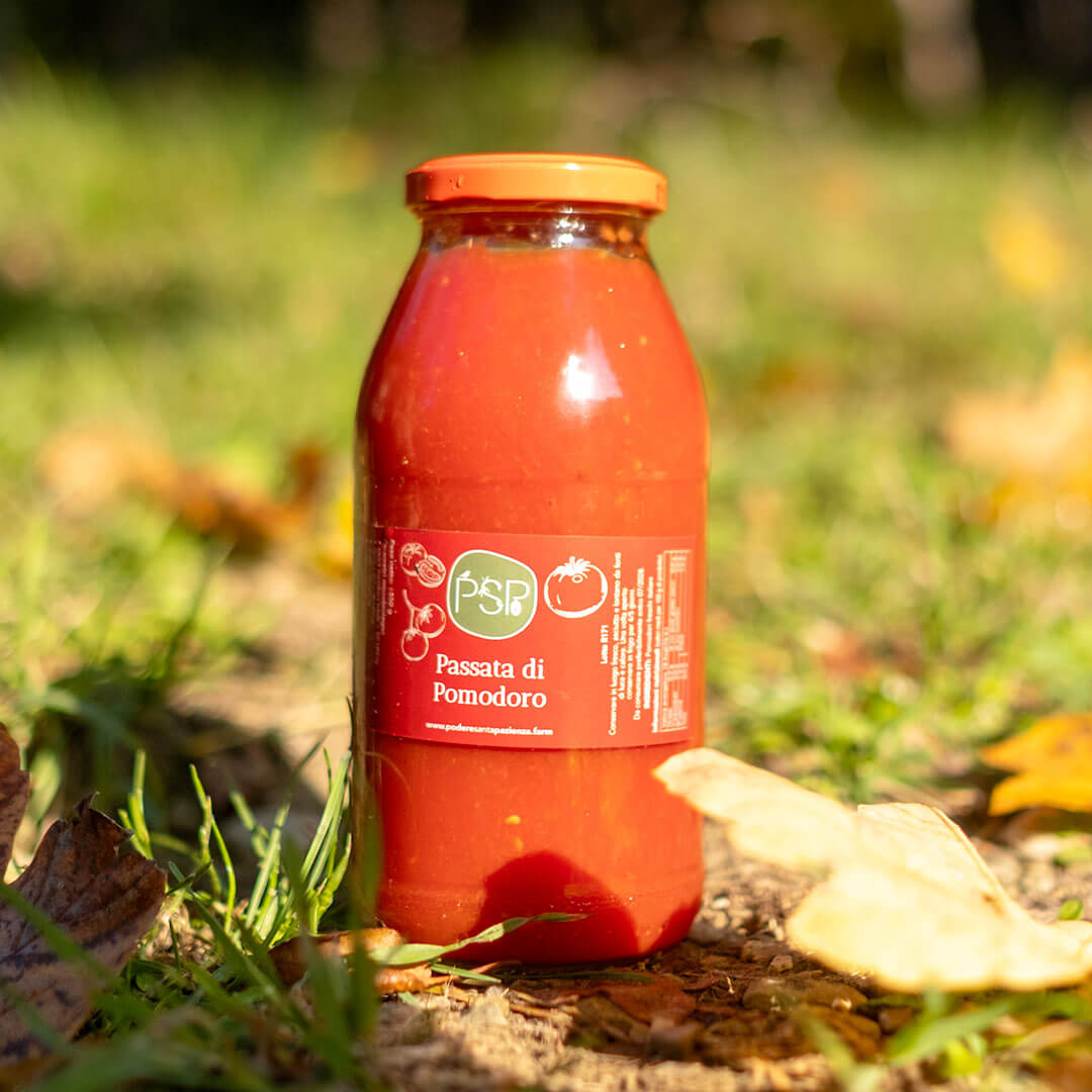 Passata-di-pomodoro-Podere-Santa-Pazienza-3